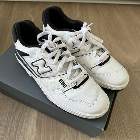 New Balance 550 in white & black - Picture 4 of 5